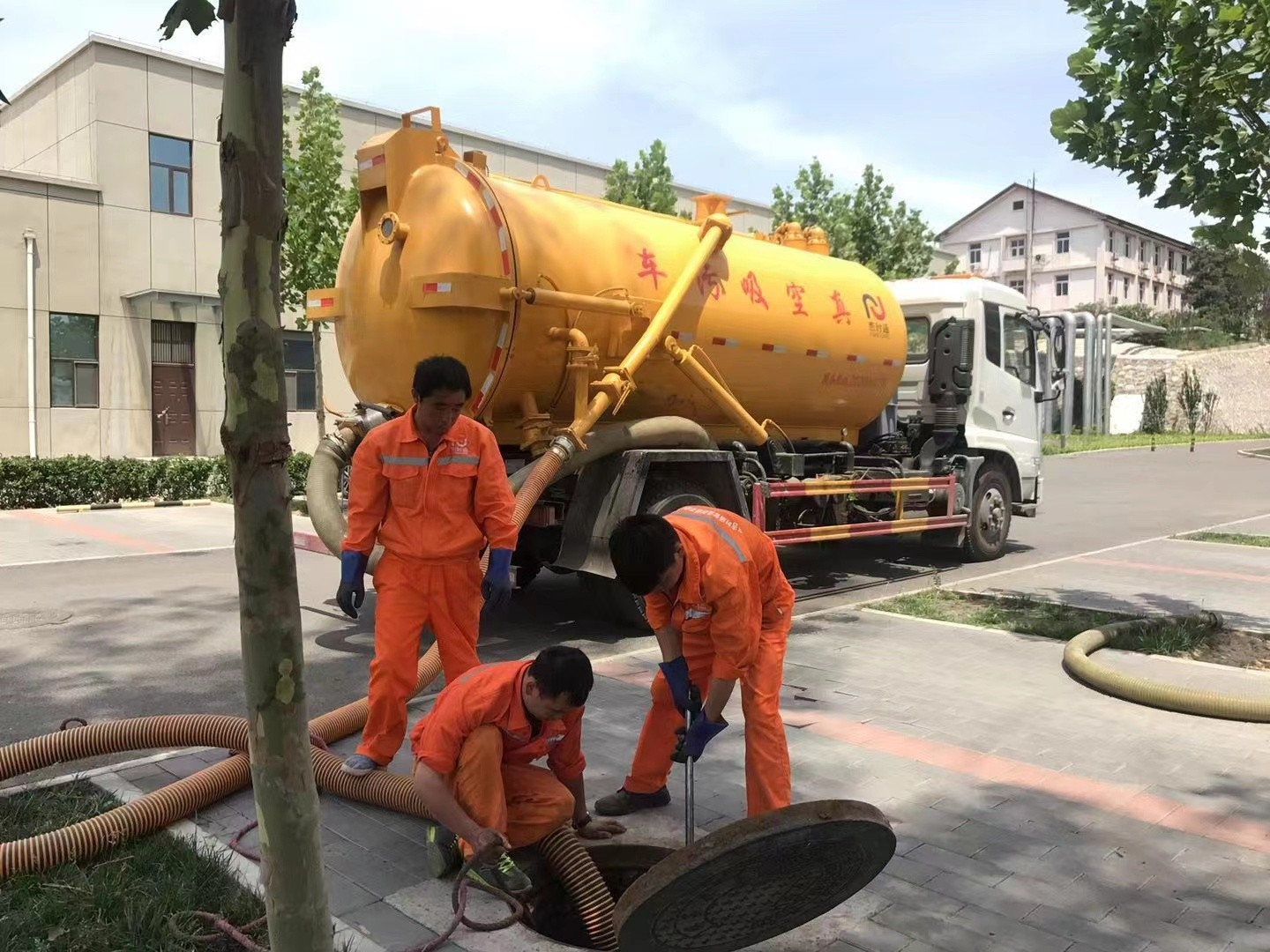 清溪镇化粪池清理与5-8吨吸粪车施工效率分析